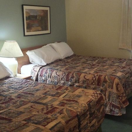 Northwoods Inn & Suites サスカトゥーン エクステリア 写真