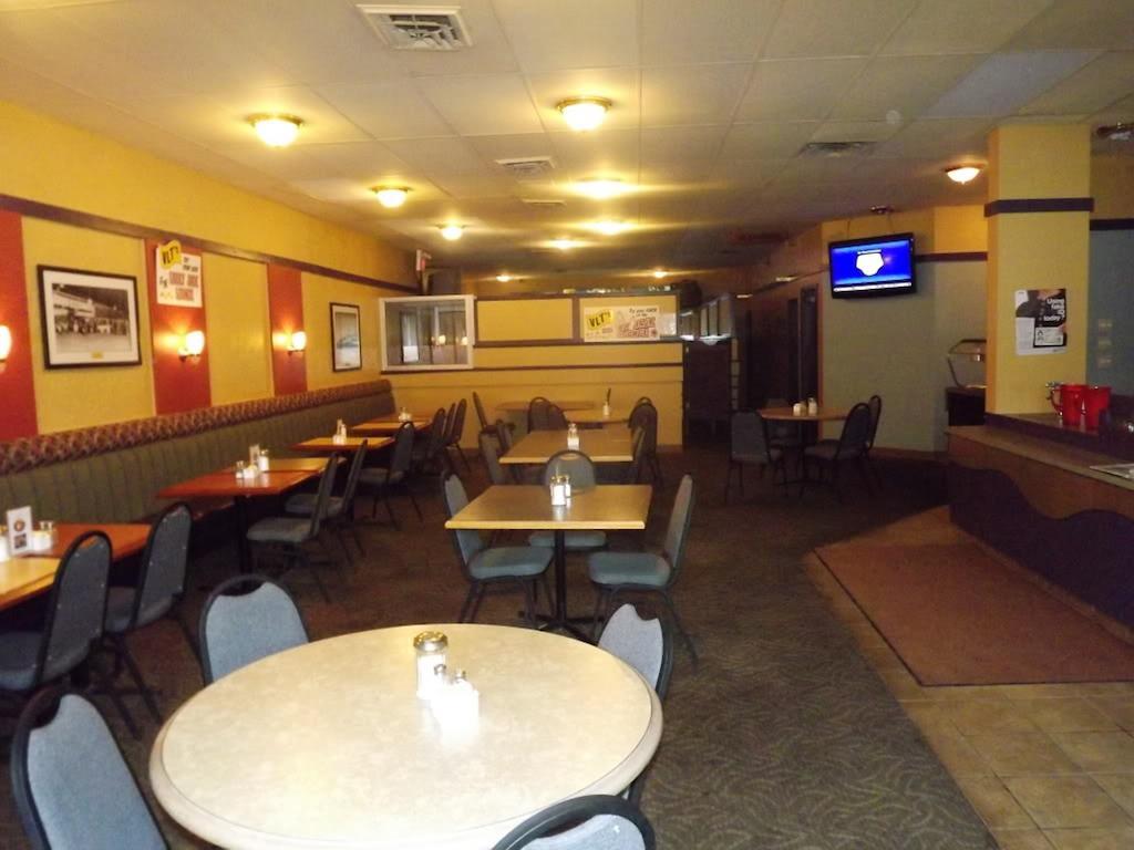Northwoods Inn & Suites サスカトゥーン エクステリア 写真
